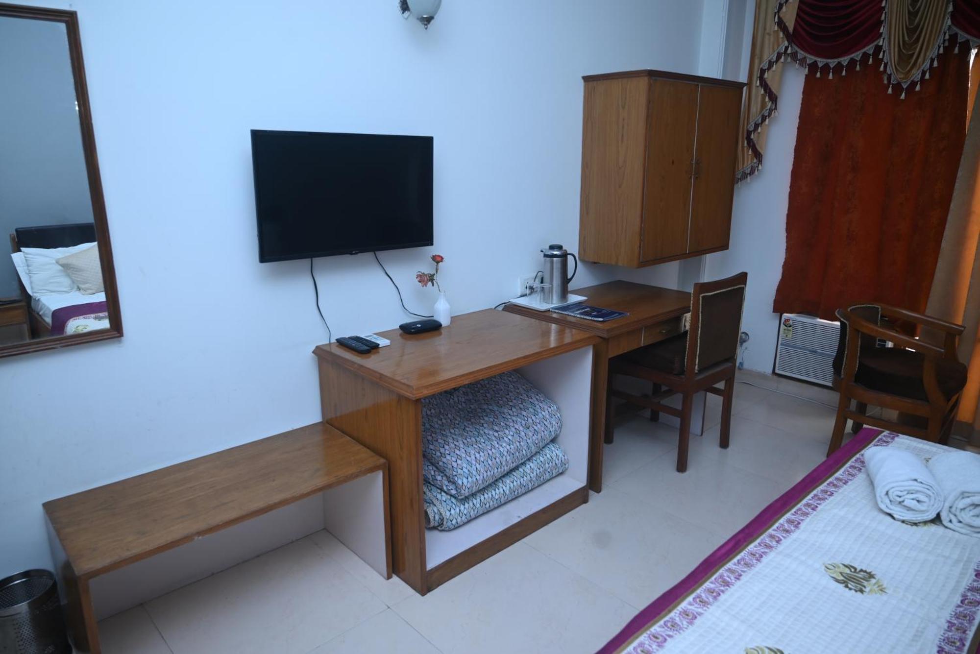 Hotel Surya Plaza Kotdwara Экстерьер фото